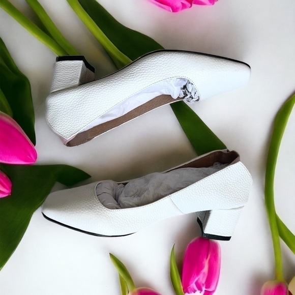 • Jaggar The Label • Split Pump - Picture 3 of 10